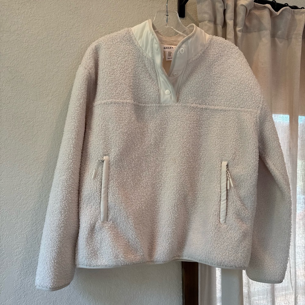 Cream Sherpa half zip Bailey 44 size medium